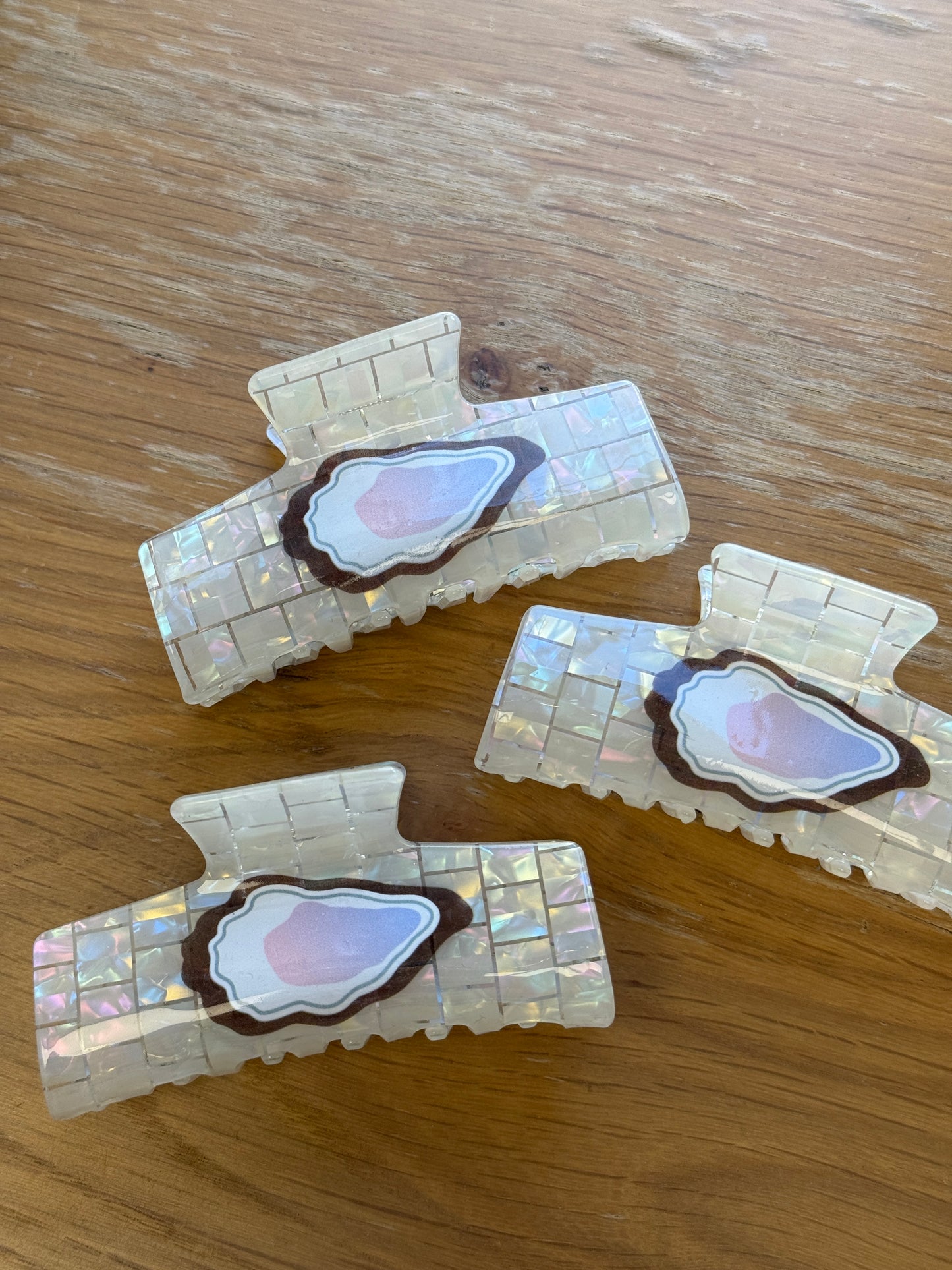 Oyster Hair Clip